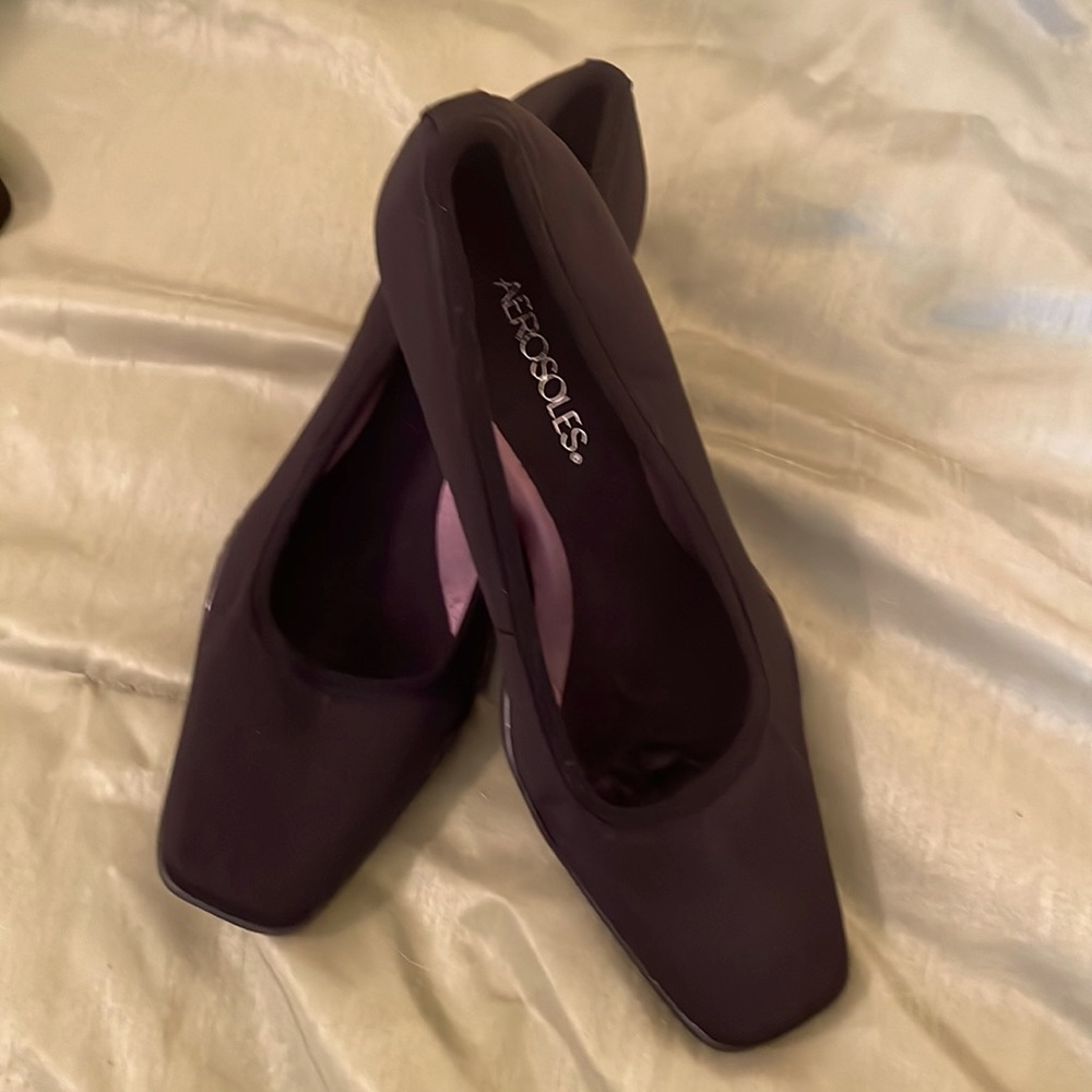 Aerosoles black square toed pumps